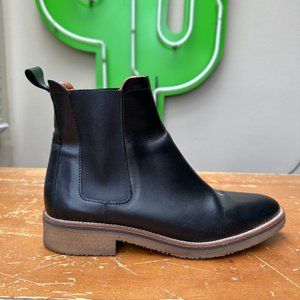 Everlane Chelsea Boots